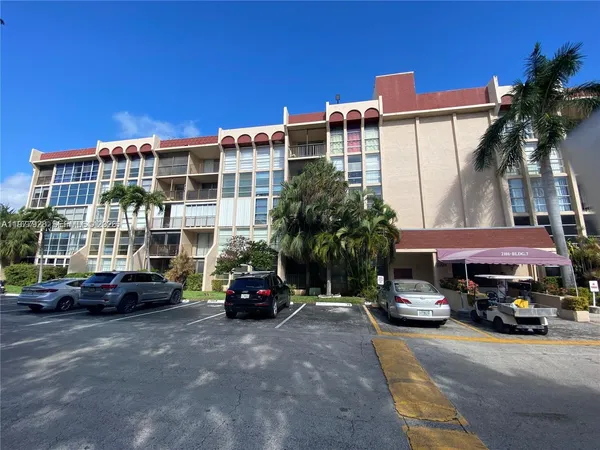 $1,950 | 2101 Atlantic Shores Boulevard, Unit 108, Hallandale Beach, FL 33009