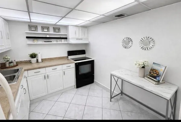 $1,950 | 2101 Atlantic Shores Boulevard, Unit 108, Hallandale Beach, FL 33009