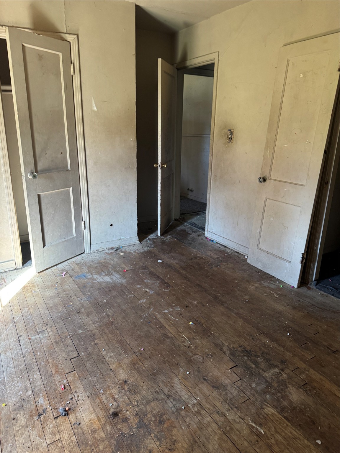 5325 Longmeadow Street Houston, TX 77033 - Photo 16 of 32 a view of empty room