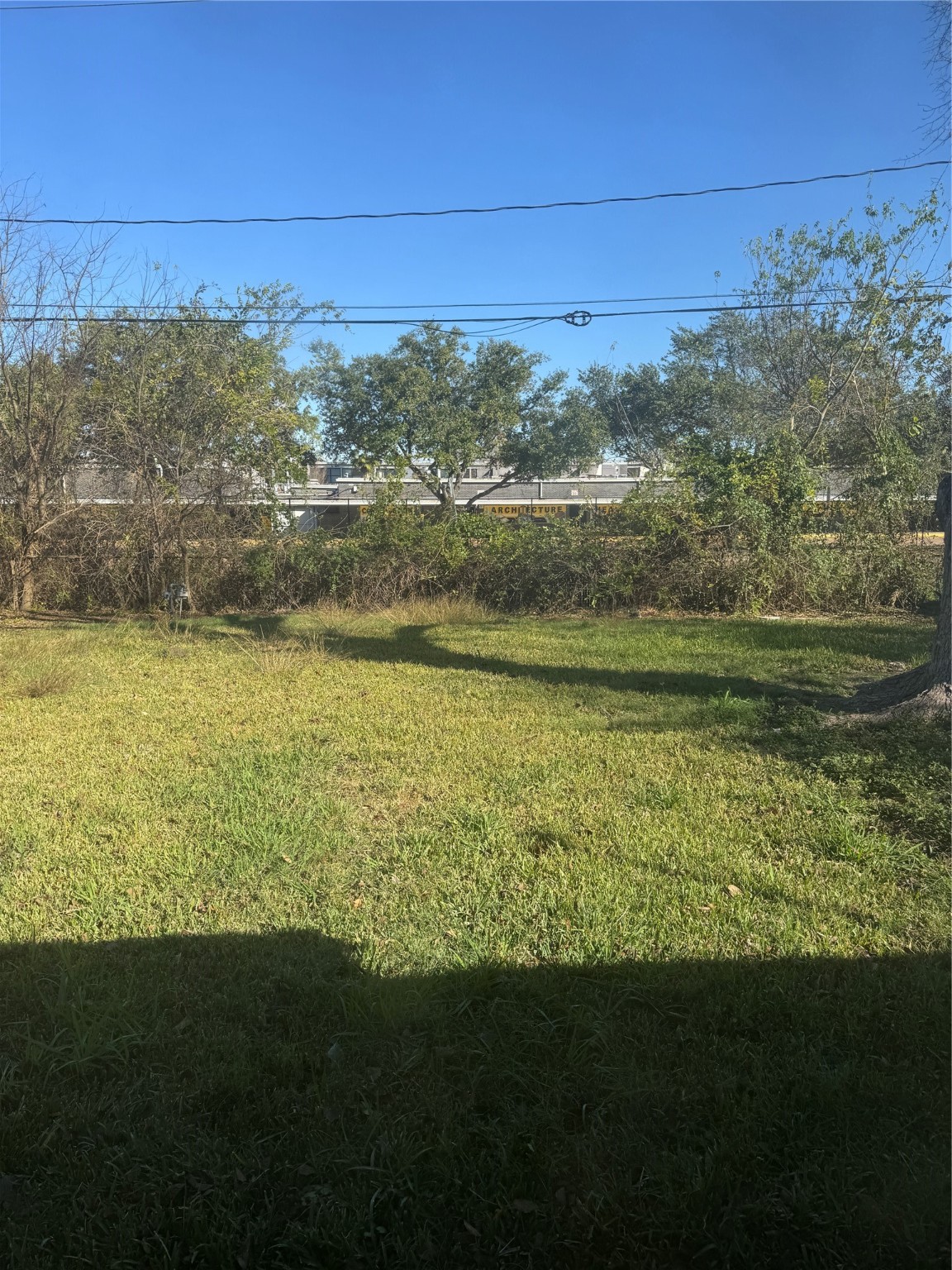 5325 Longmeadow Street Houston, TX 77033 - Photo 29 of 32 a view of a city with ocean view