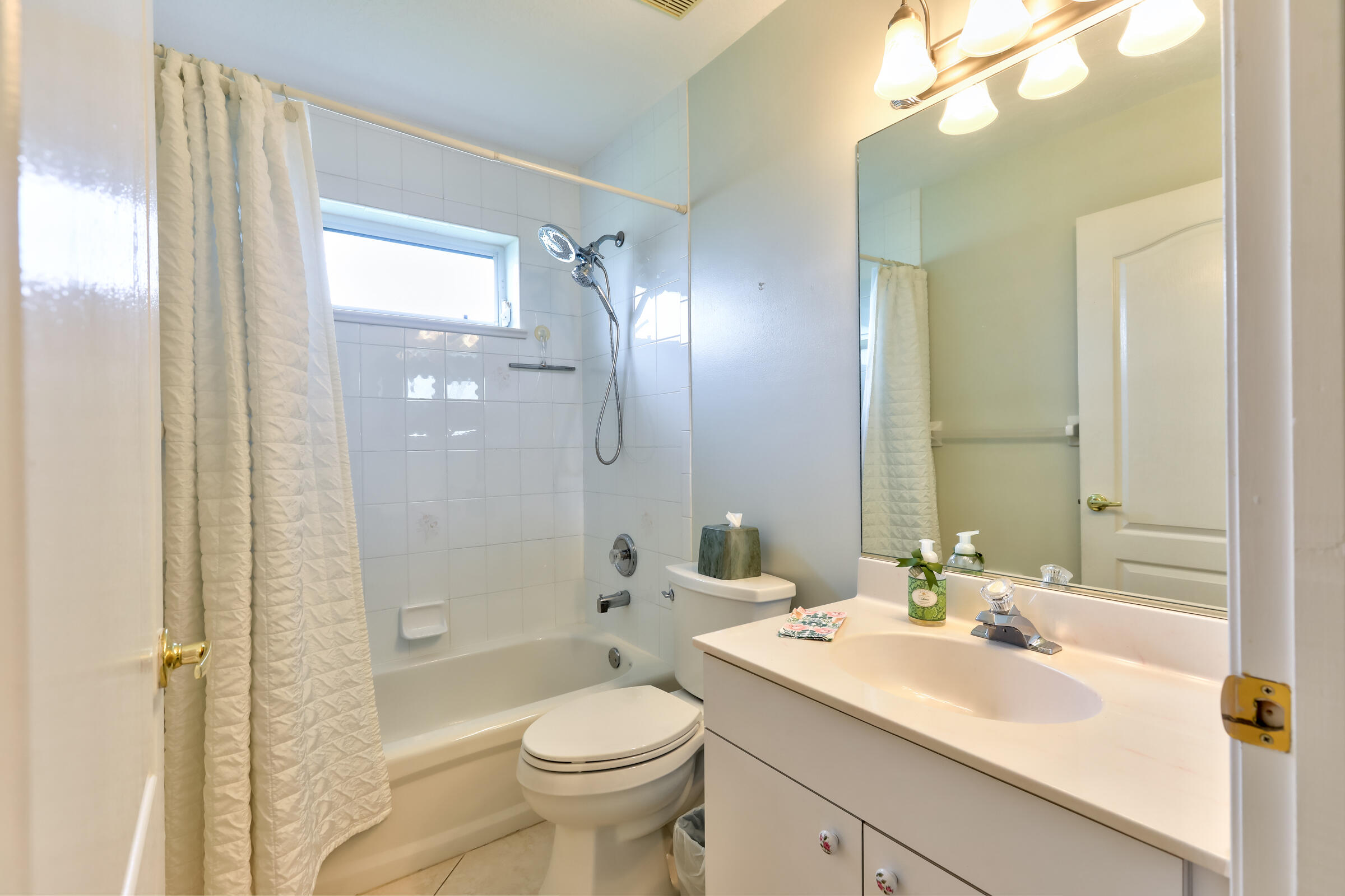 2031 Southeast Pyramid Road Port St. Lucie, FL 34952 - Photo 44 of 79 2nd bath
