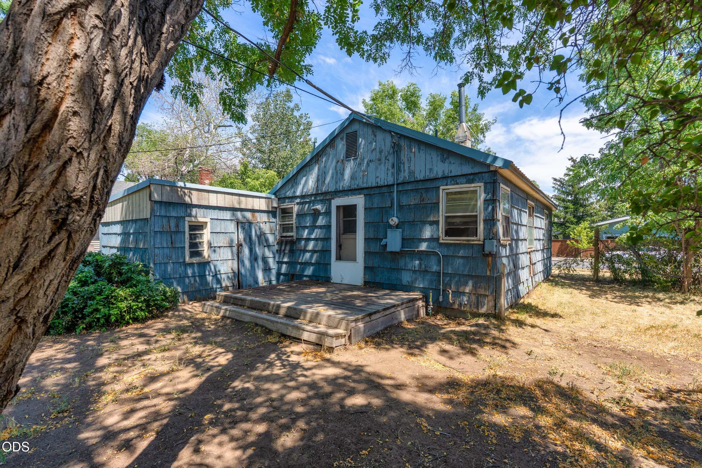 237 Southwest 9th Street Redmond, OR 97756 - Photo 4 of 38