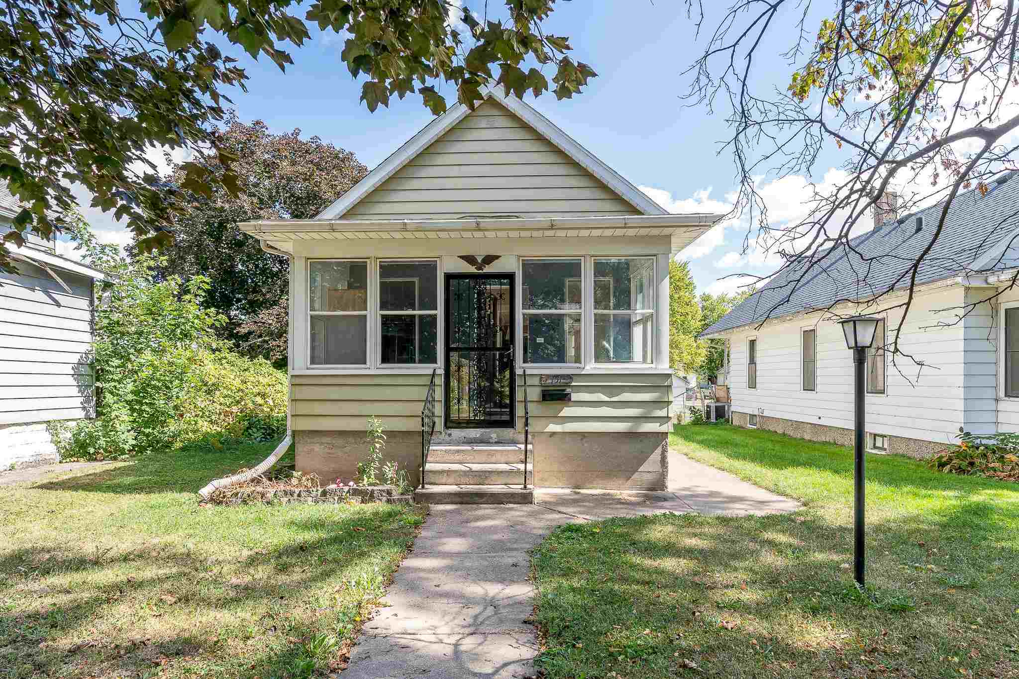 151 Fayette Street Clinton, IA 52732 - Photo 1 of 11 Gallery Image 1