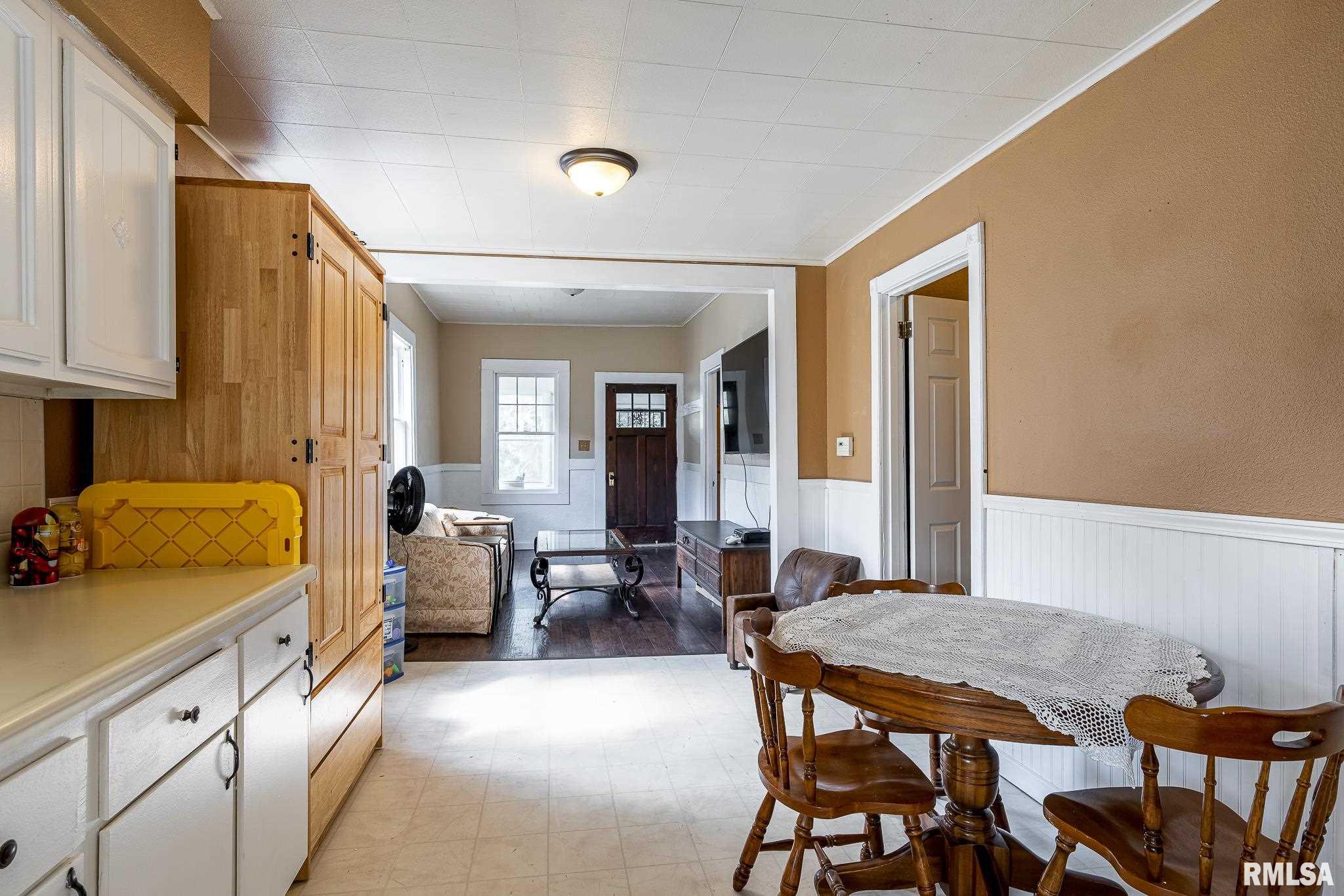 151 Fayette Street Clinton, IA 52732 - Photo 5 of 11 Gallery Image 5