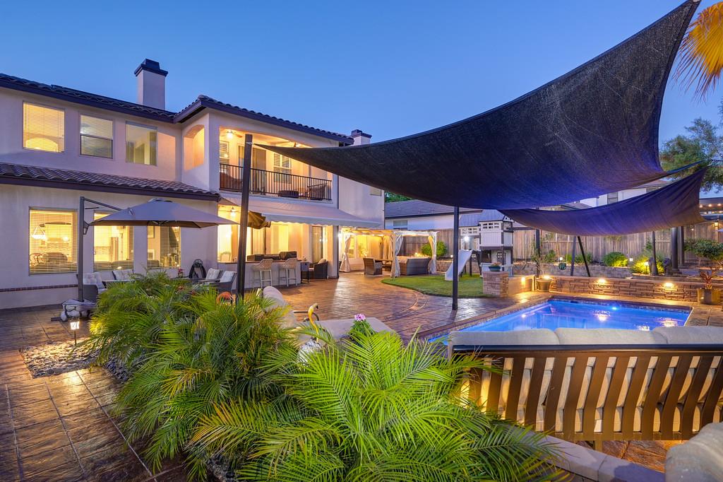 1721 Bella Circle Lincoln, CA 95648 - Photo 66 of 66 a view of a swimming pool with outdoor seating