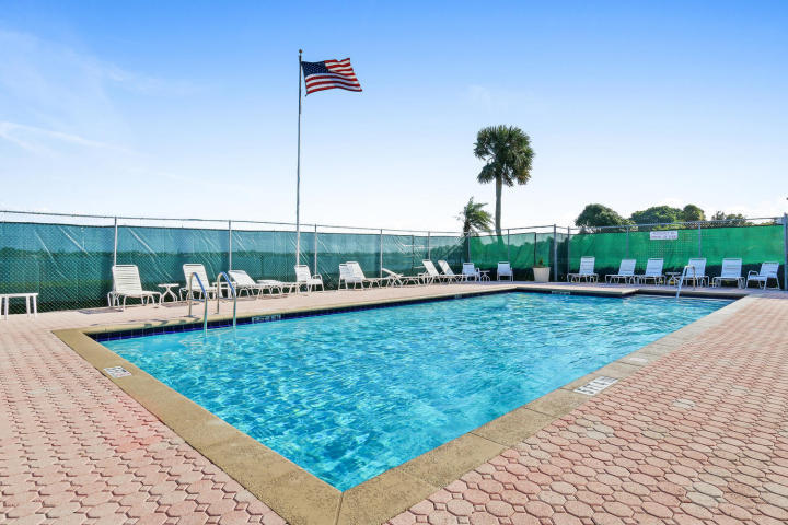 825 Center Street, Unit 35A Jupiter, FL 33458 - Photo 15 of 18 Pool