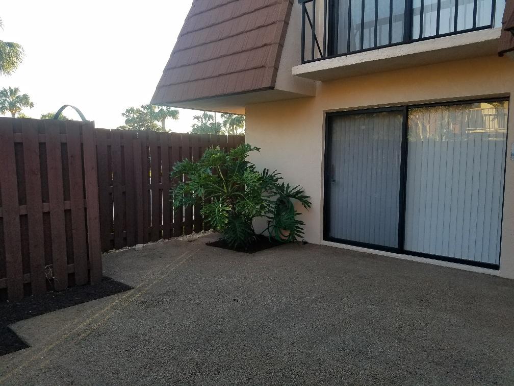 825 Center Street, Unit 35A Jupiter, FL 33458 - Photo 3 of 18 Patio