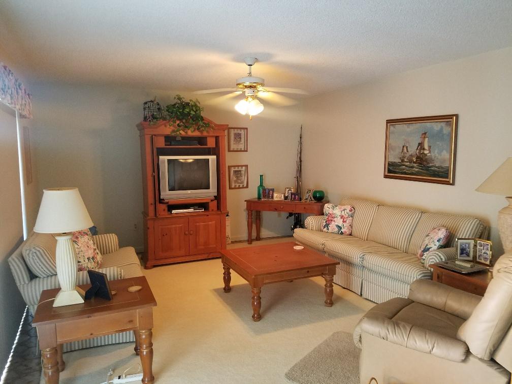825 Center Street, Unit 35A Jupiter, FL 33458 - Photo 4 of 18 Living Room