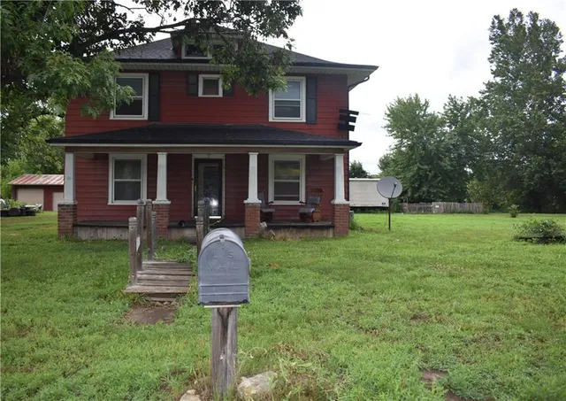 $209,900 | 3501 County Road 400, Amazonia, MO 64421