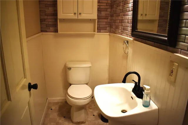 $209,900 | 3501 County Road 400, Amazonia, MO 64421