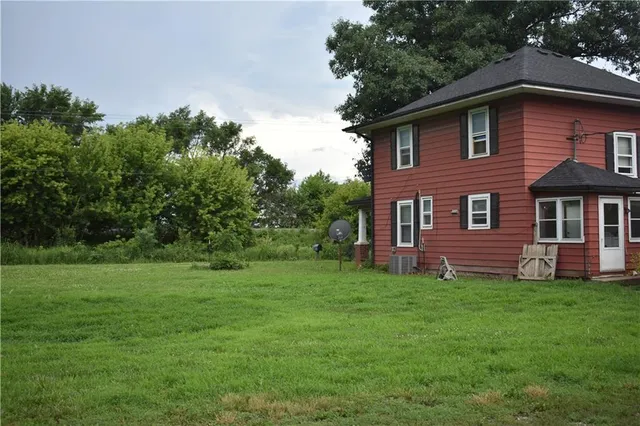 $209,900 | 3501 County Road 400, Amazonia, MO 64421