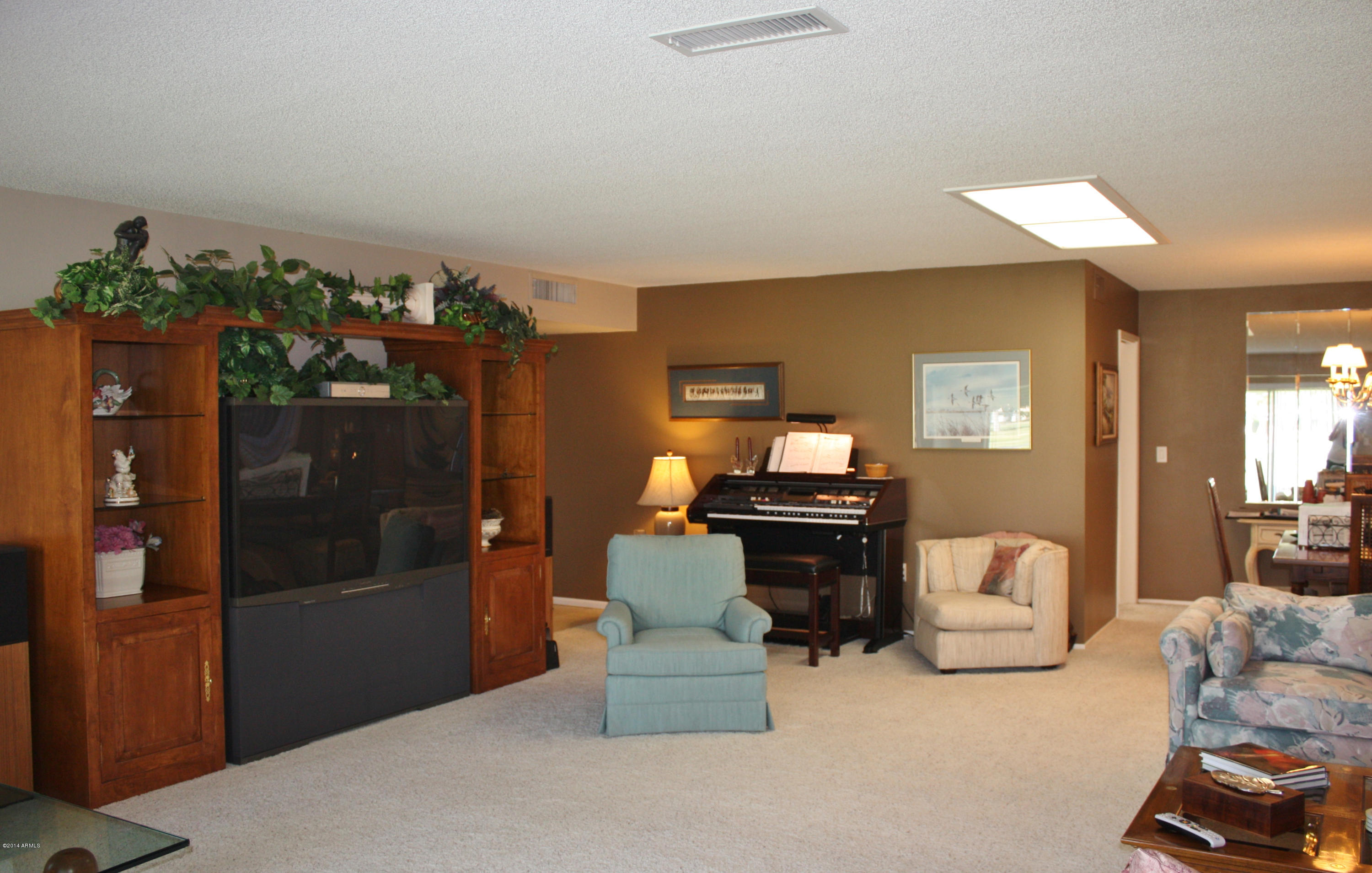 10726 West Hatcher Road Sun City, AZ 85351 - Photo 9 of 32 Another View of Great Room
