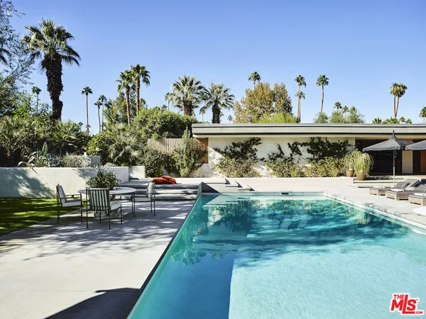 a bird view of a garden