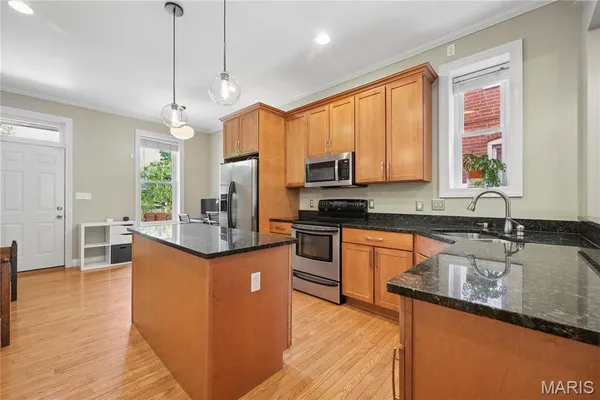 $375,000 | 4111 Hartford Street, St. Louis, MO 63116