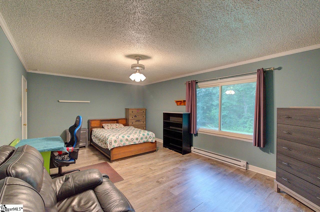503 Edgewater Road Woodruff, SC 29388 - Photo 23 of 34
