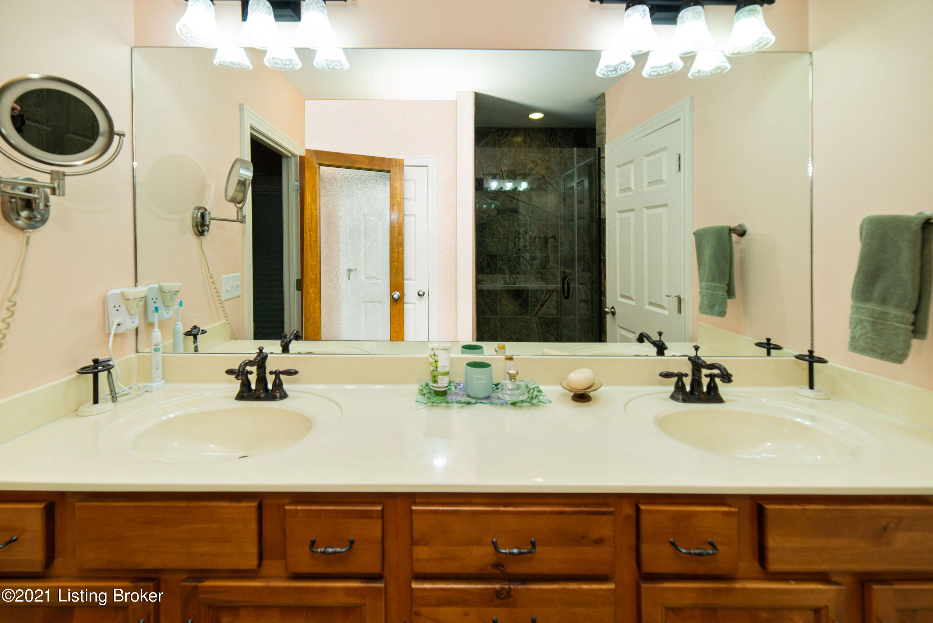 404 Long Run Road Louisville, KY 40245 - Photo 27 of 64 Double sinks