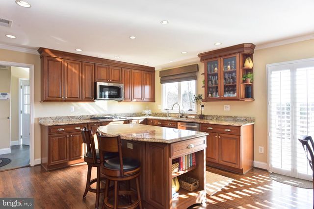 $1,325,000 | 3808 Griffith Place, Alexandria, VA 22304