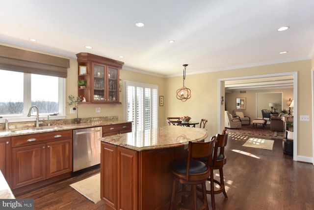 $1,325,000 | 3808 Griffith Place, Alexandria, VA 22304
