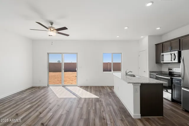 $299,900 | 643 West Pintail Drive, Casa Grande, AZ 85122