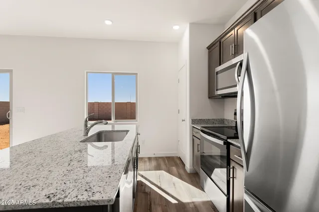 $299,900 | 643 West Pintail Drive, Casa Grande, AZ 85122