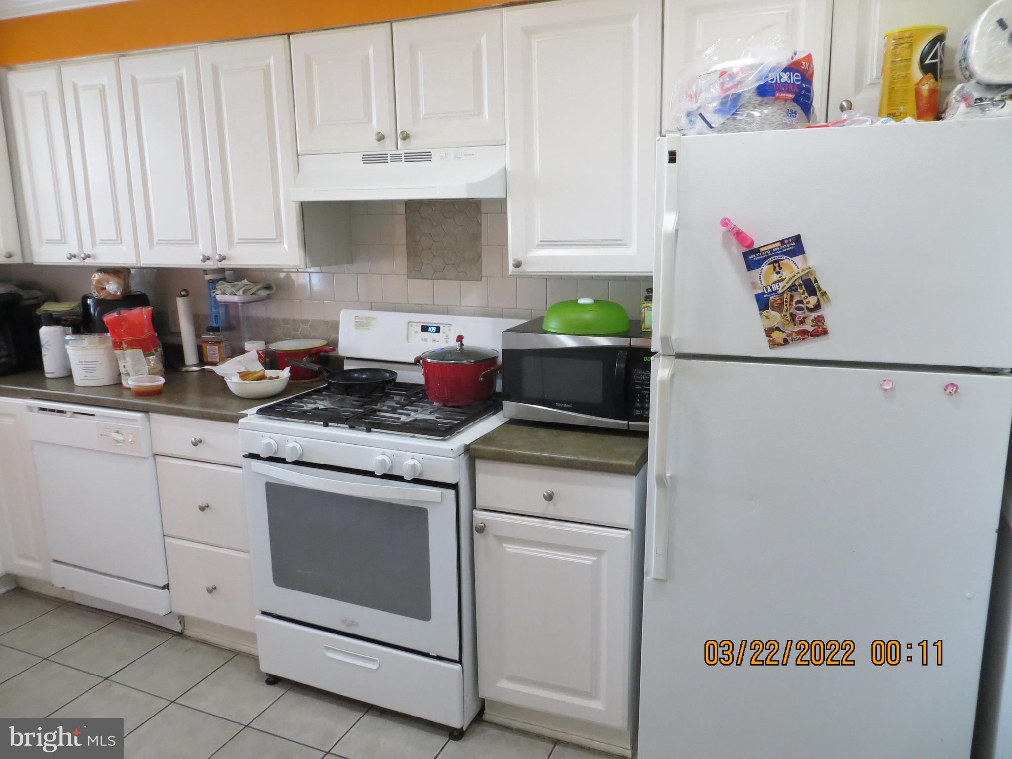 23 Lily Street Trenton, NJ 08610 - Photo 6 of 17