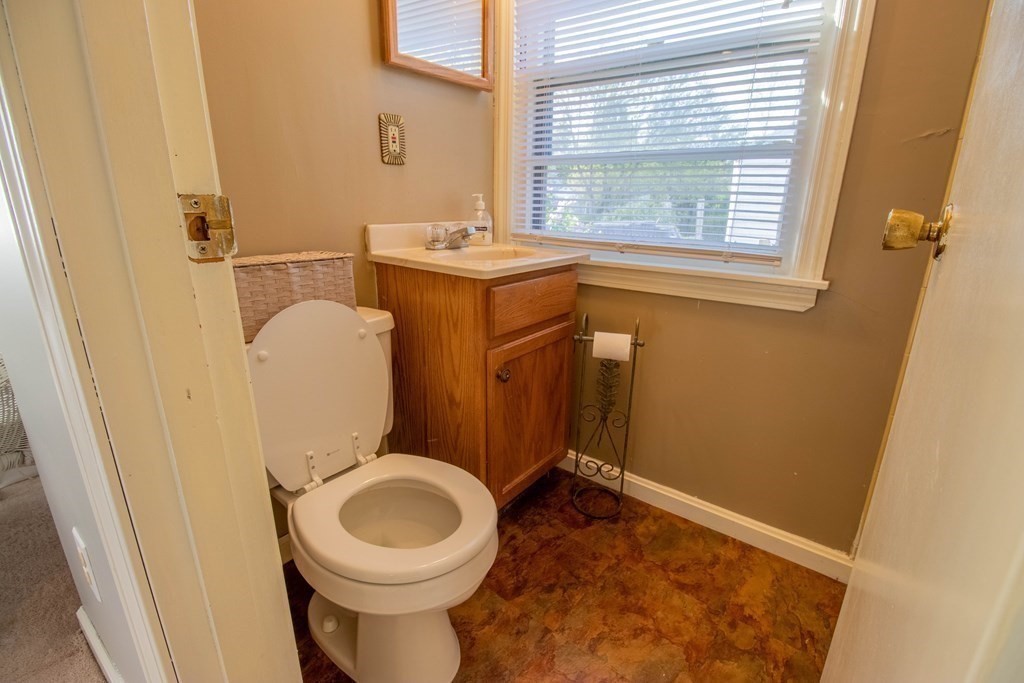 119 Bacon Road Springfield, MA 01119 - Photo 23 of 35