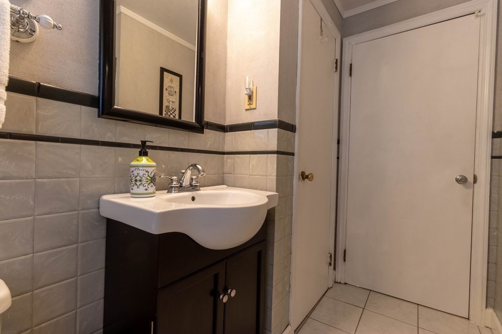 119 Bacon Road Springfield, MA 01119 - Photo 24 of 35