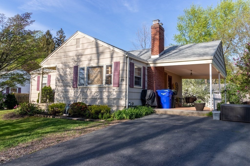 119 Bacon Road Springfield, MA 01119 - Photo 29 of 35