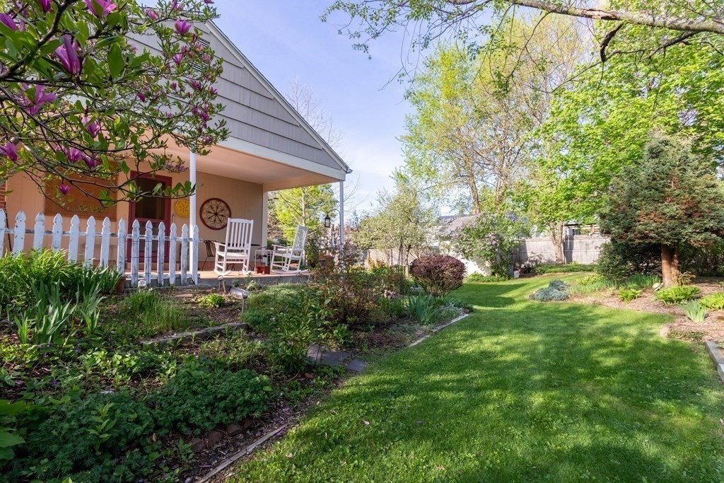 119 Bacon Road Springfield, MA 01119 - Photo 3 of 35