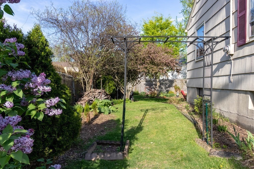 119 Bacon Road Springfield, MA 01119 - Photo 32 of 35