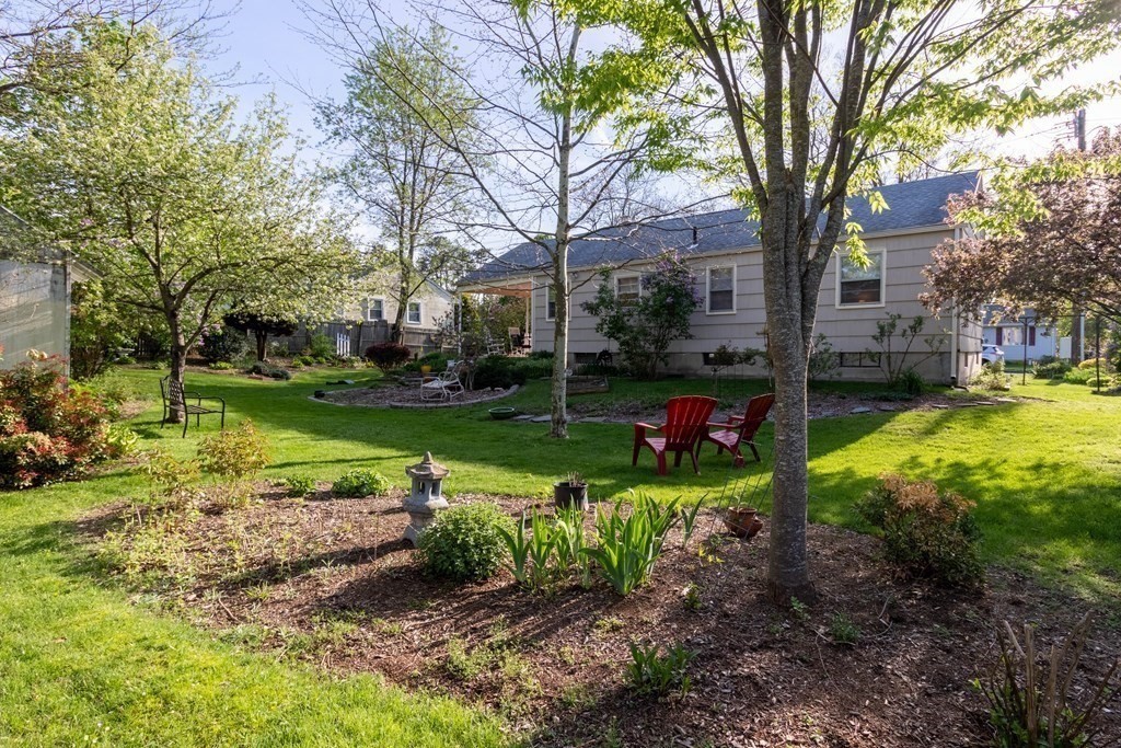 119 Bacon Road Springfield, MA 01119 - Photo 33 of 35