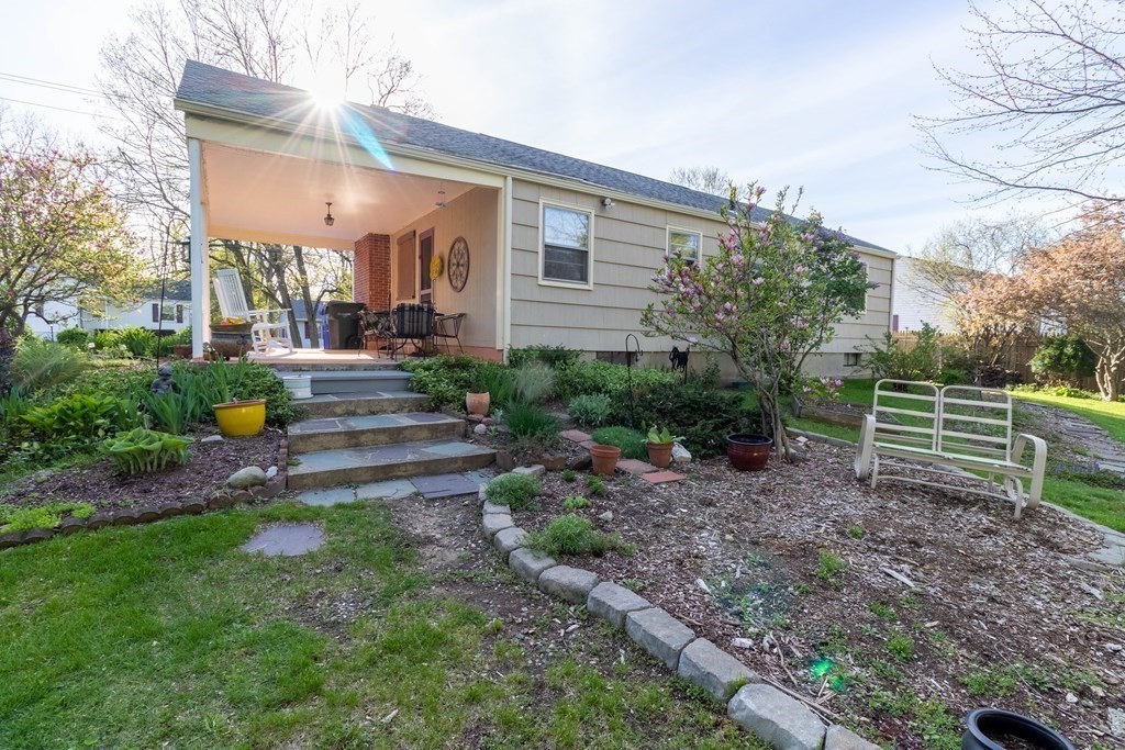 119 Bacon Road Springfield, MA 01119 - Photo 5 of 35