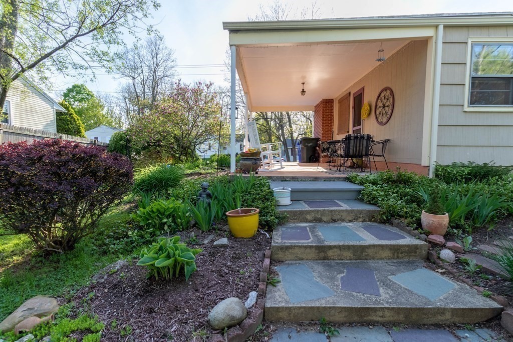 119 Bacon Road Springfield, MA 01119 - Photo 6 of 35