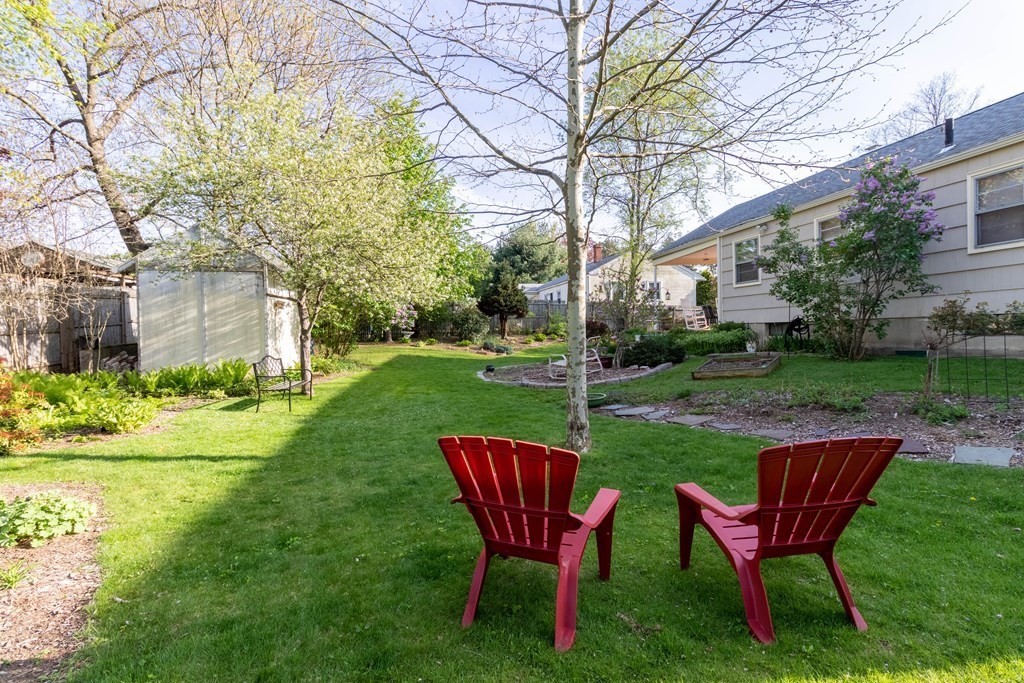 119 Bacon Road Springfield, MA 01119 - Photo 8 of 35