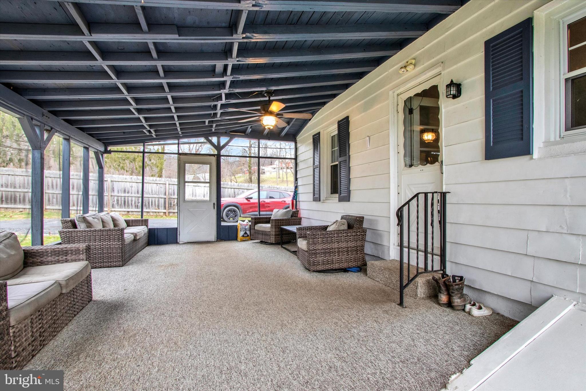 121 Old State Road Reading, PA 19606 - Photo 20 of 26 Screened in porch