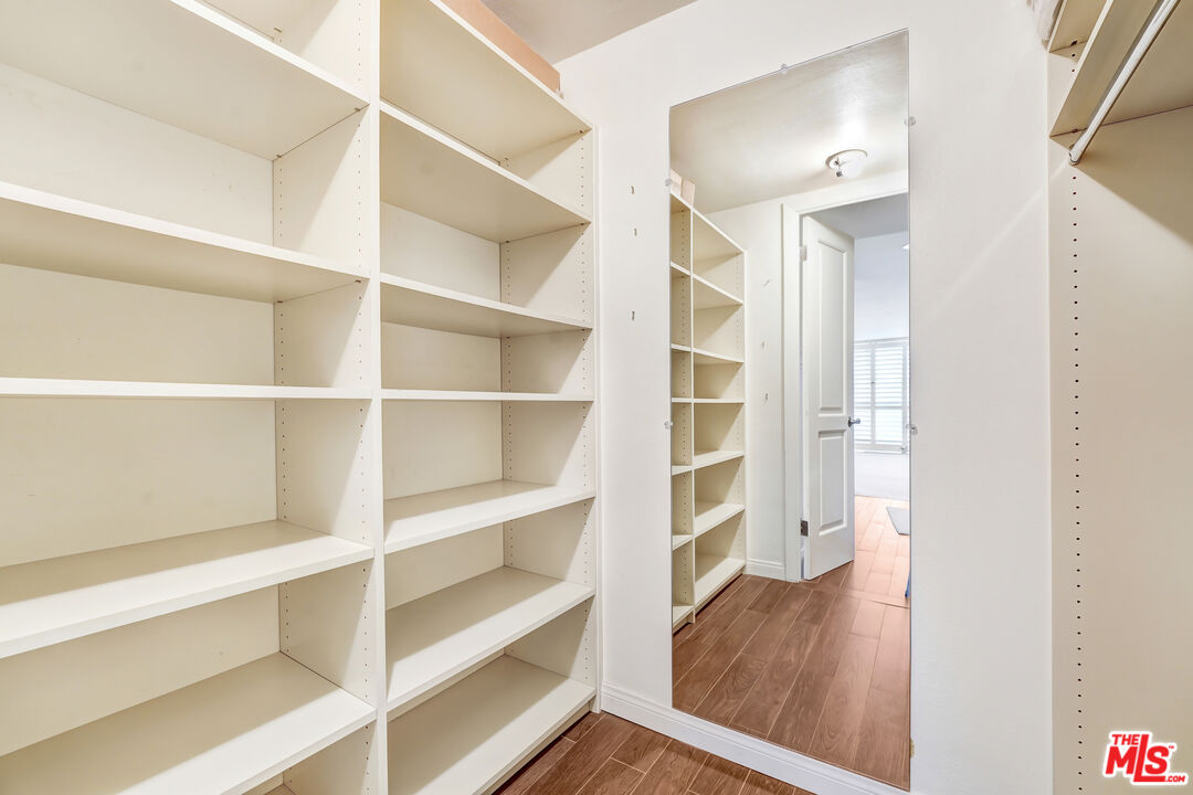 969 Hilgard Avenue, Unit 1002 Los Angeles, CA 90024 - Photo 12 of 12