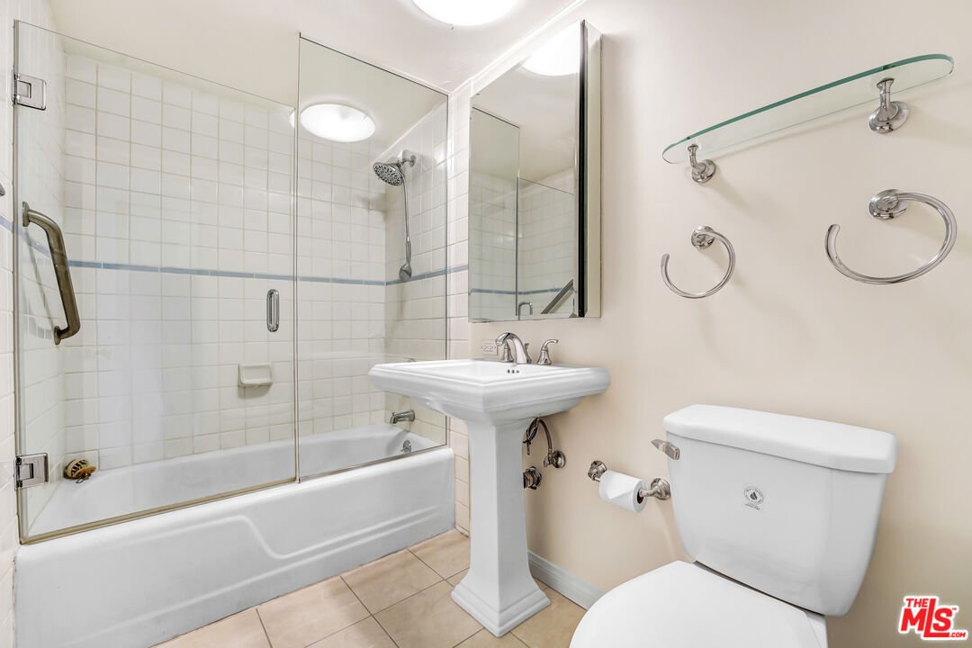 969 Hilgard Avenue, Unit 1002 Los Angeles, CA 90024 - Photo 8 of 12