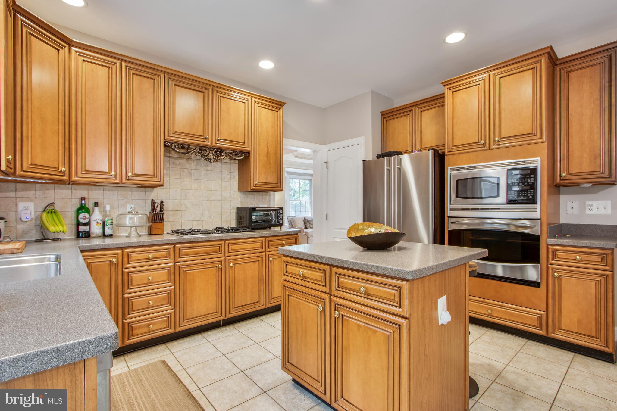 18319 Fable Drive Boyds, MD 20841 - Photo 13 of 47 Kitchen
