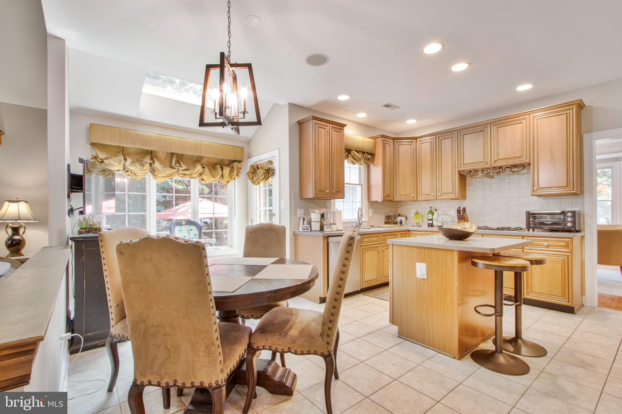 18319 Fable Drive Boyds, MD 20841 - Photo 15 of 47 Kitchen