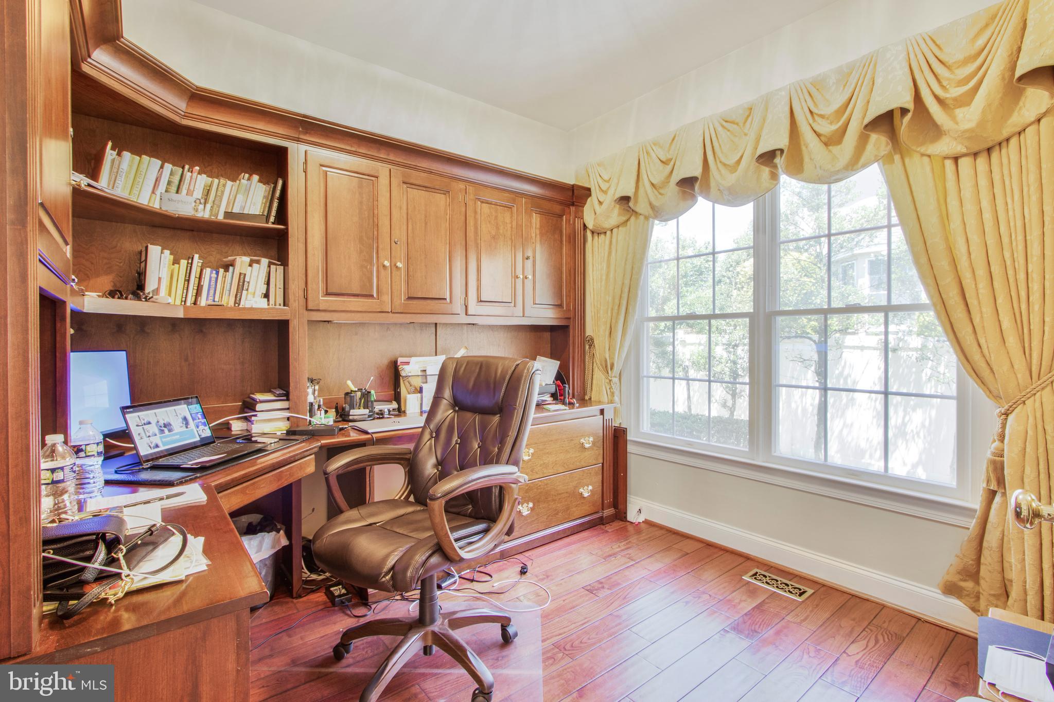 18319 Fable Drive Boyds, MD 20841 - Photo 22 of 47 Office on first floor