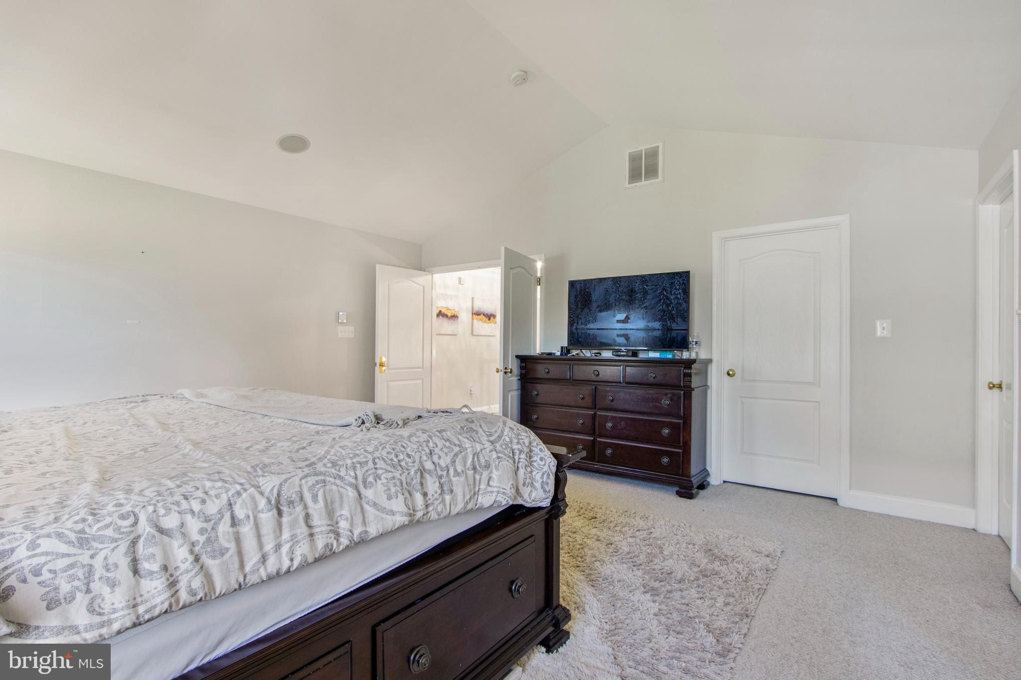 18319 Fable Drive Boyds, MD 20841 - Photo 26 of 47 Primary bedroom