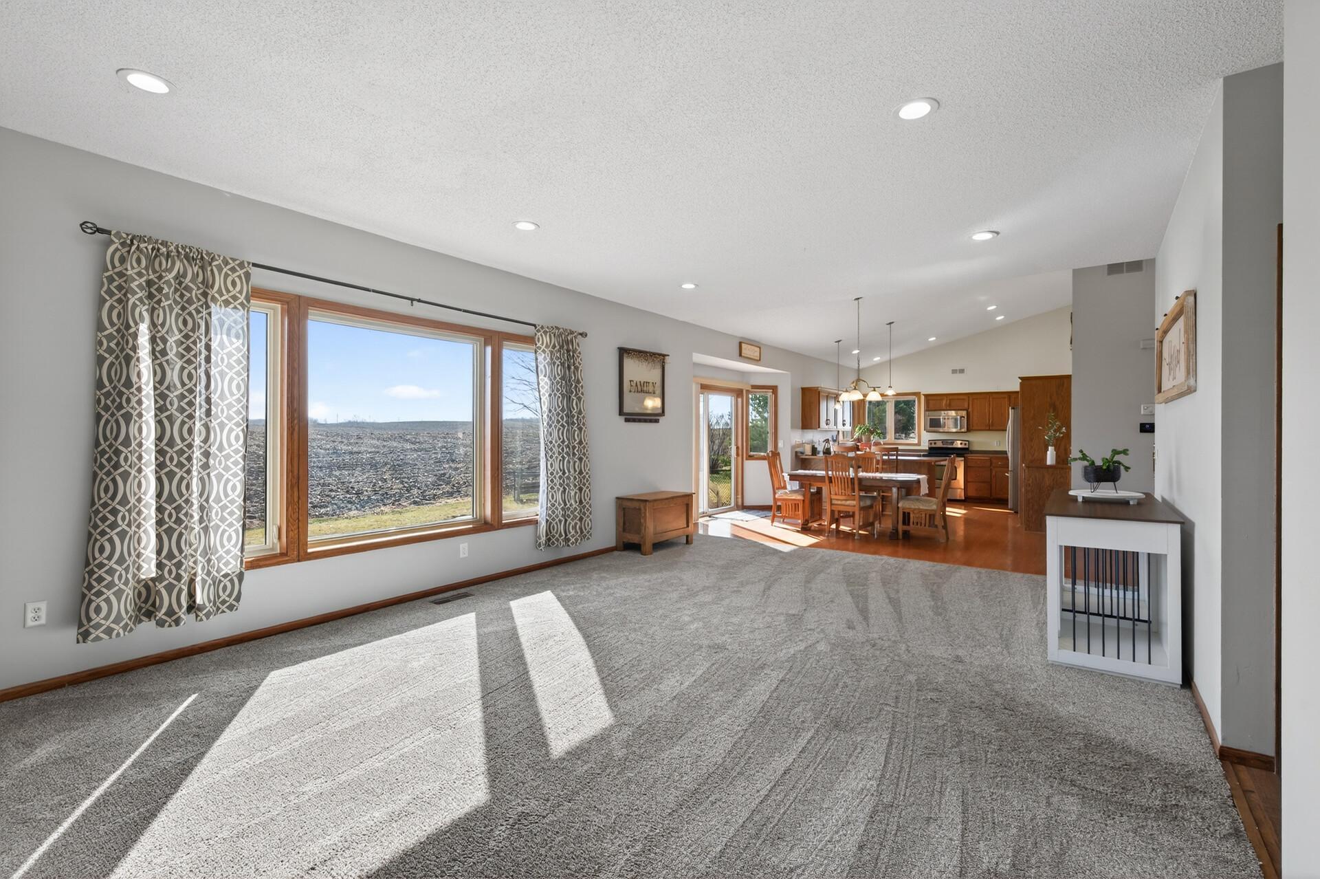 975 Hope Avenue Jordan, MN 55352 - Photo 13 of 33