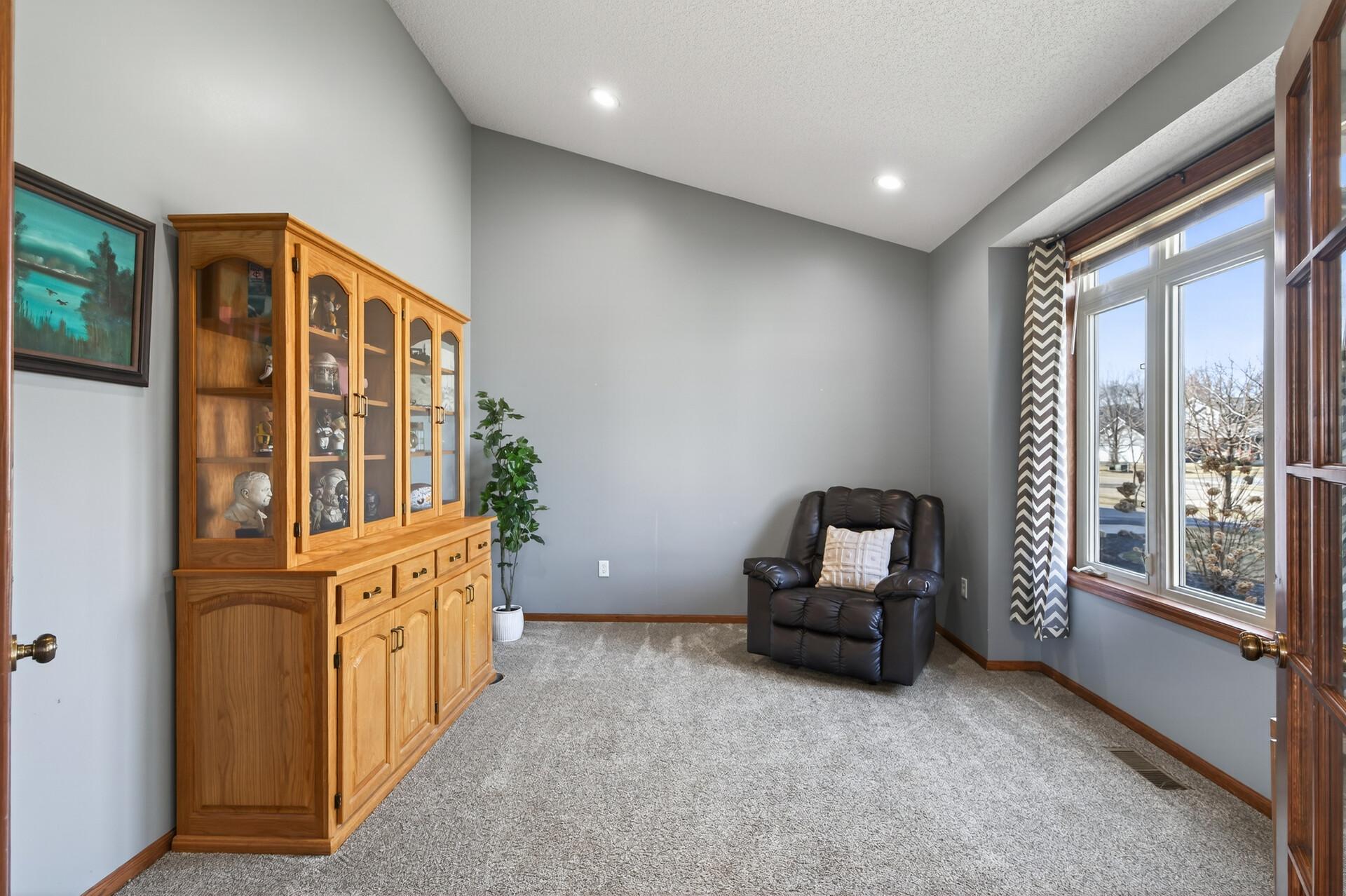 975 Hope Avenue Jordan, MN 55352 - Photo 5 of 33