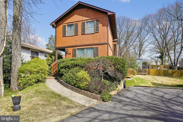 a view of a house