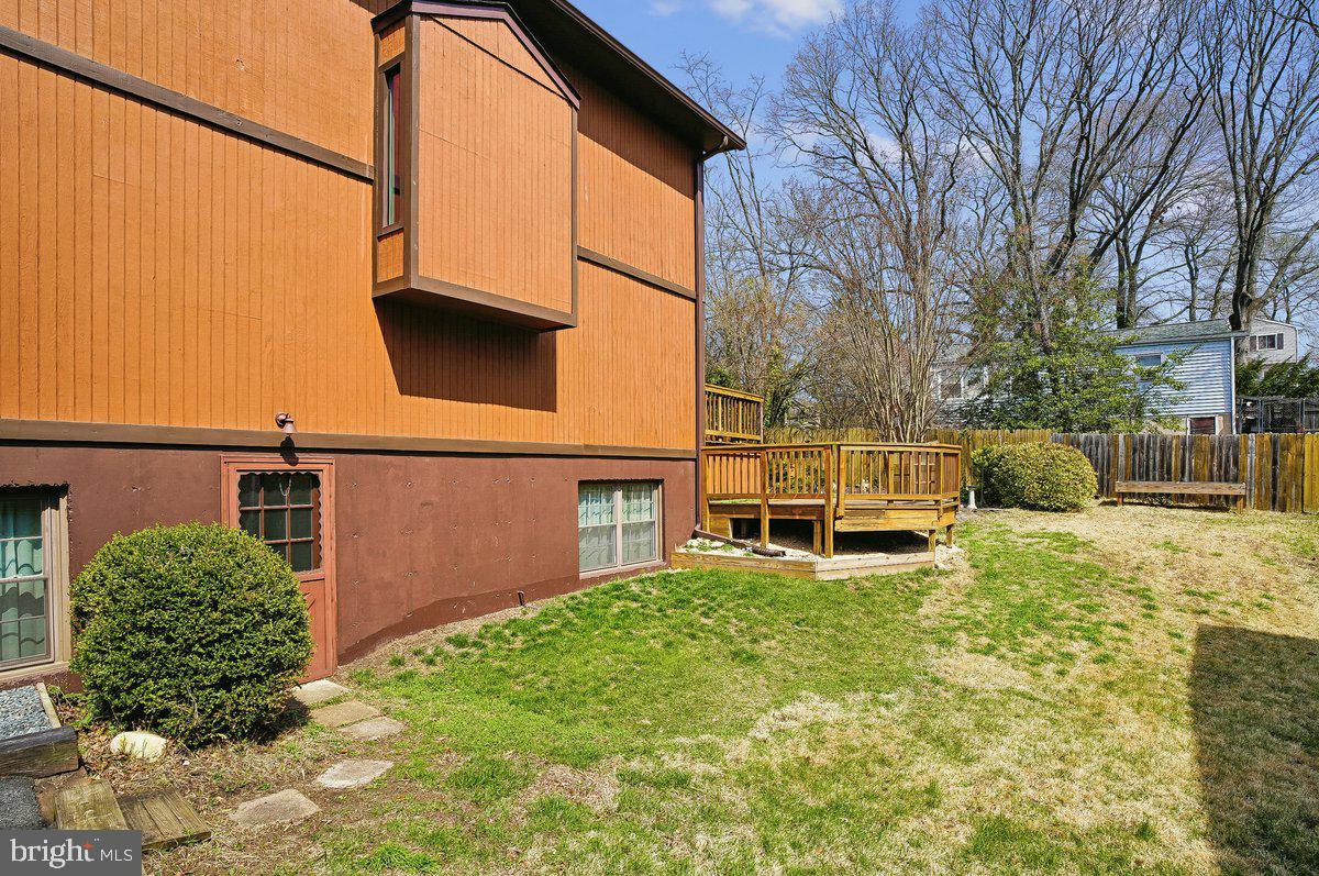 1737 Ridgely Road Edgewater, MD 21037 - Photo 4 of 43