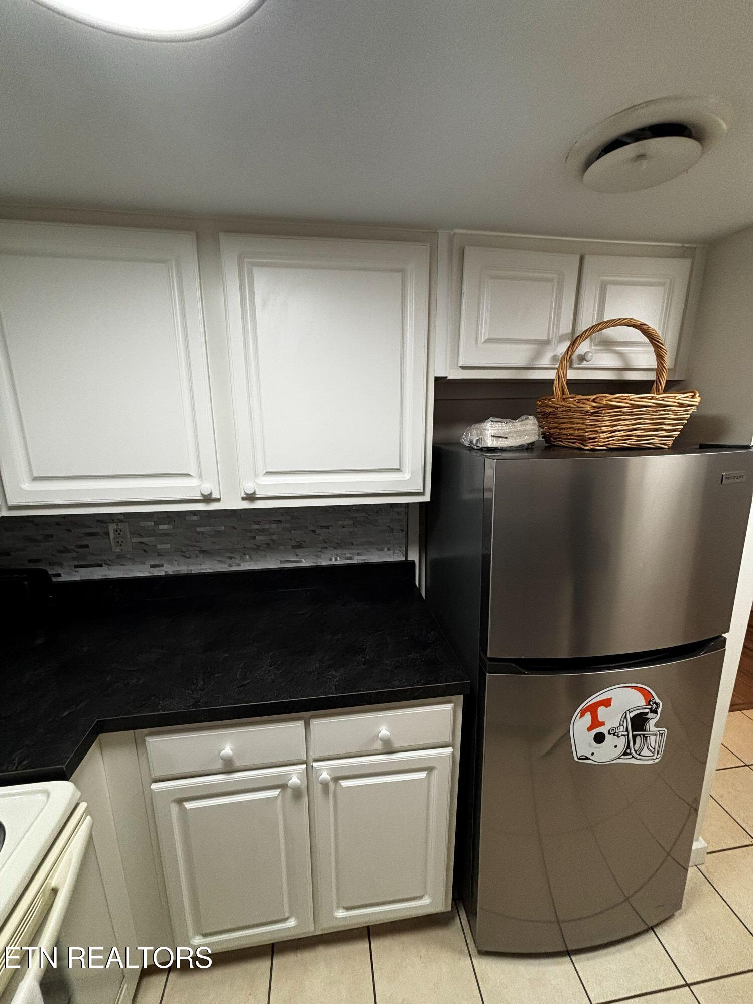 1081 Cove Road, Unit 512 Sevierville, TN 37876 - Photo 19 of 27 Kitchen 5