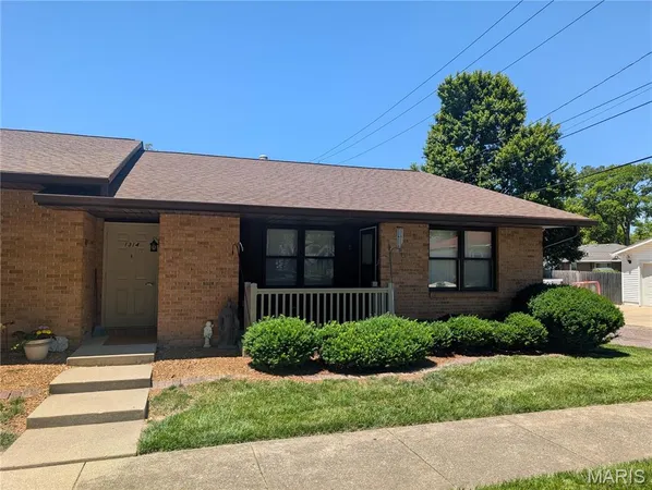 $124,900 | 1314 Pine Street, Unit A4, Highland, IL 62249