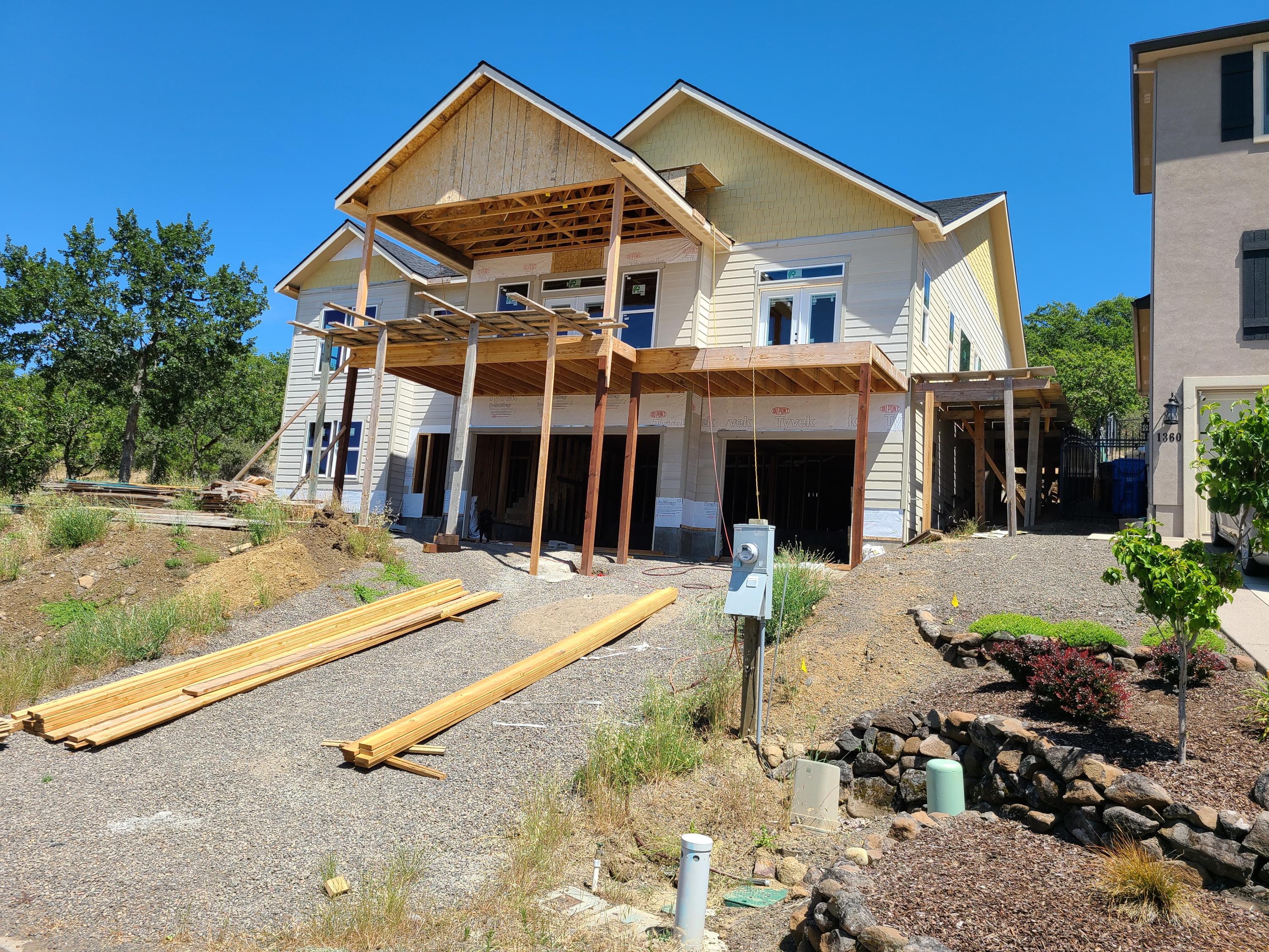 1366 Poppy Ridge Drive Eagle Point, OR 97524 - Photo 1 of 22 20200702_143102