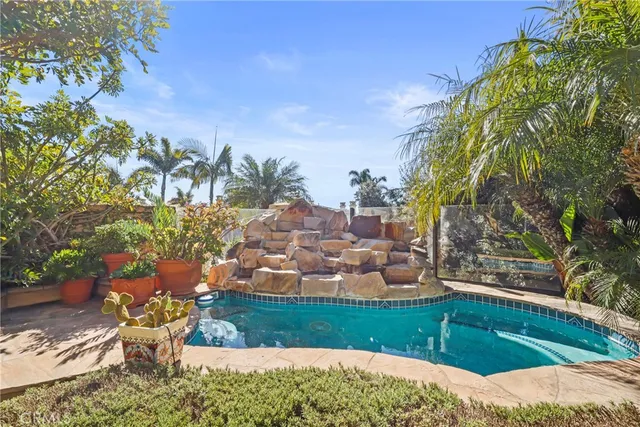 $4,200,000 | 27 Vista Sole Street, Dana Point, CA 92629