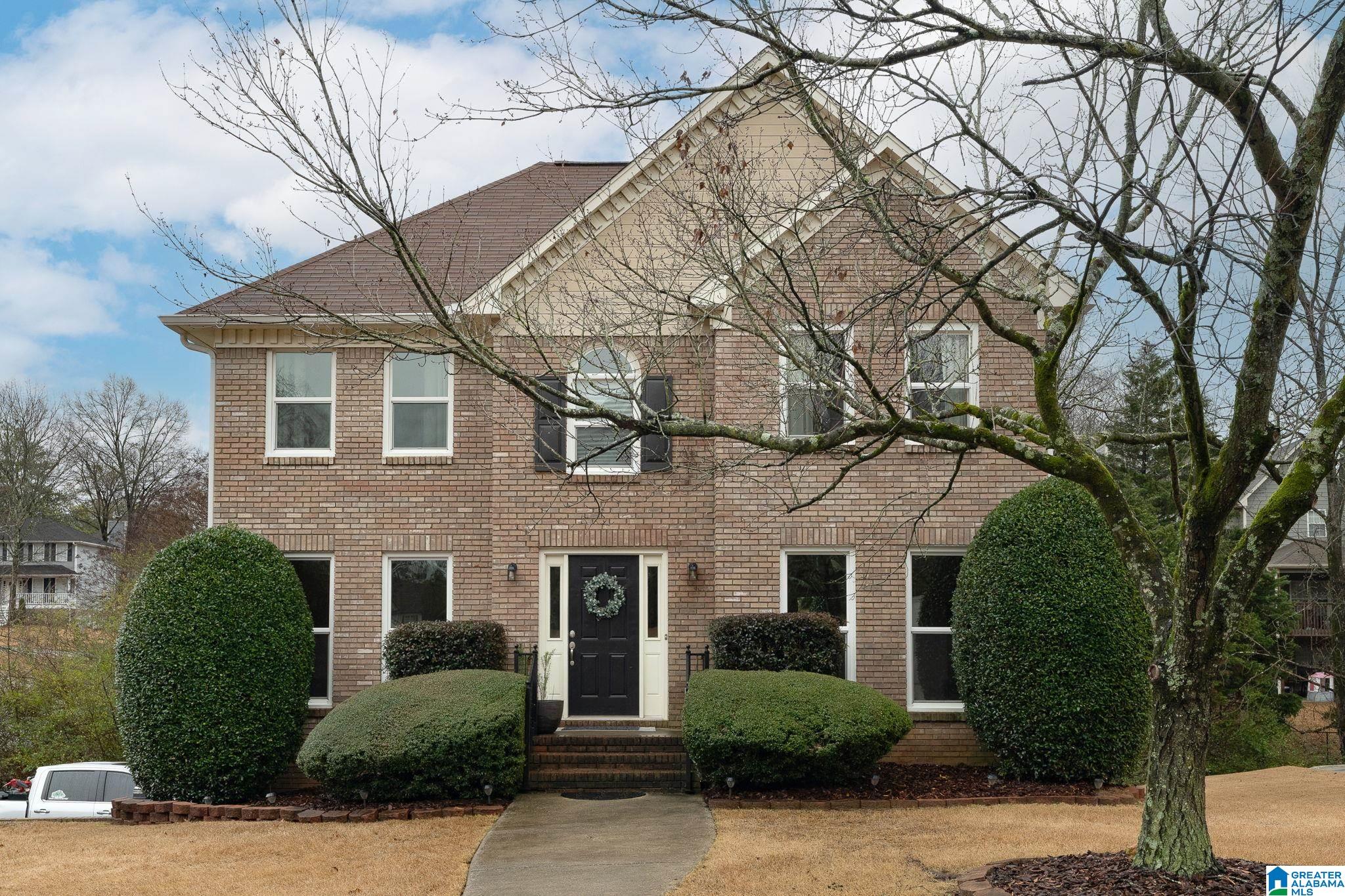 153 Cambridge Lane Alabaster, AL 35007 - Photo 2 of 33